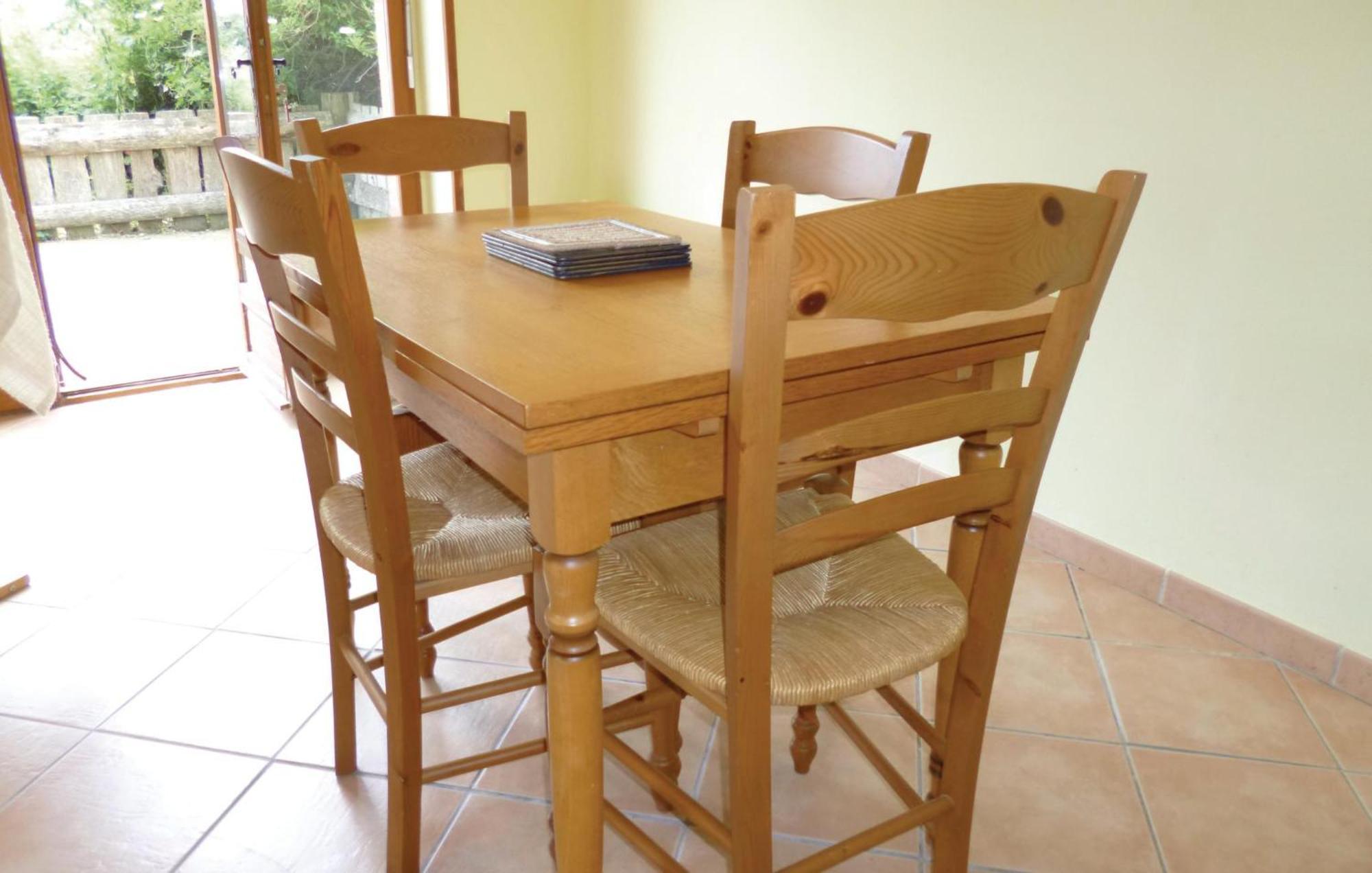 3 Bedroom Cozy Home In Brucheville Carentan-les-Marais Ngoại thất bức ảnh