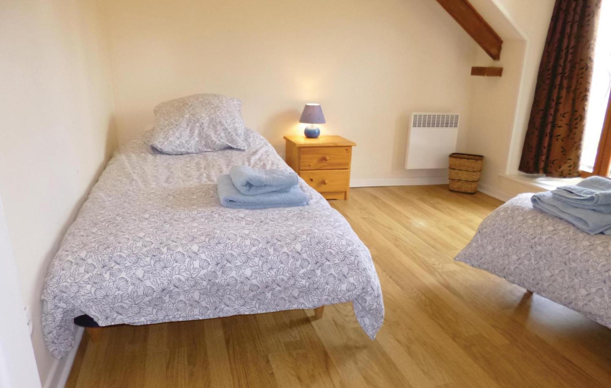 3 Bedroom Cozy Home In Brucheville Carentan-les-Marais Ngoại thất bức ảnh