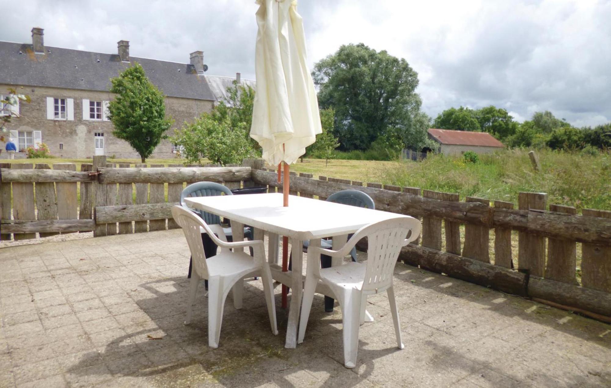 3 Bedroom Cozy Home In Brucheville Carentan-les-Marais Ngoại thất bức ảnh
